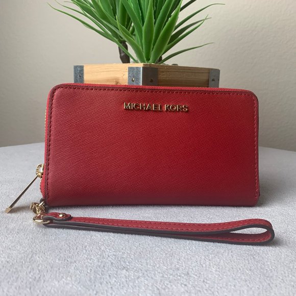 Michael Kors Jet Set Travel Flat MF LTH Phone Case - Picture 1 of 6